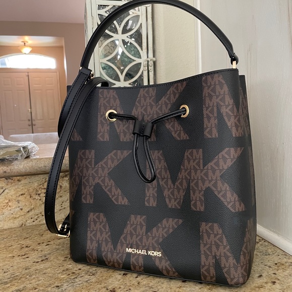 Michael Kors Bags New Mk Suri Large Graphic Logo Shoulder Bag Poshmark